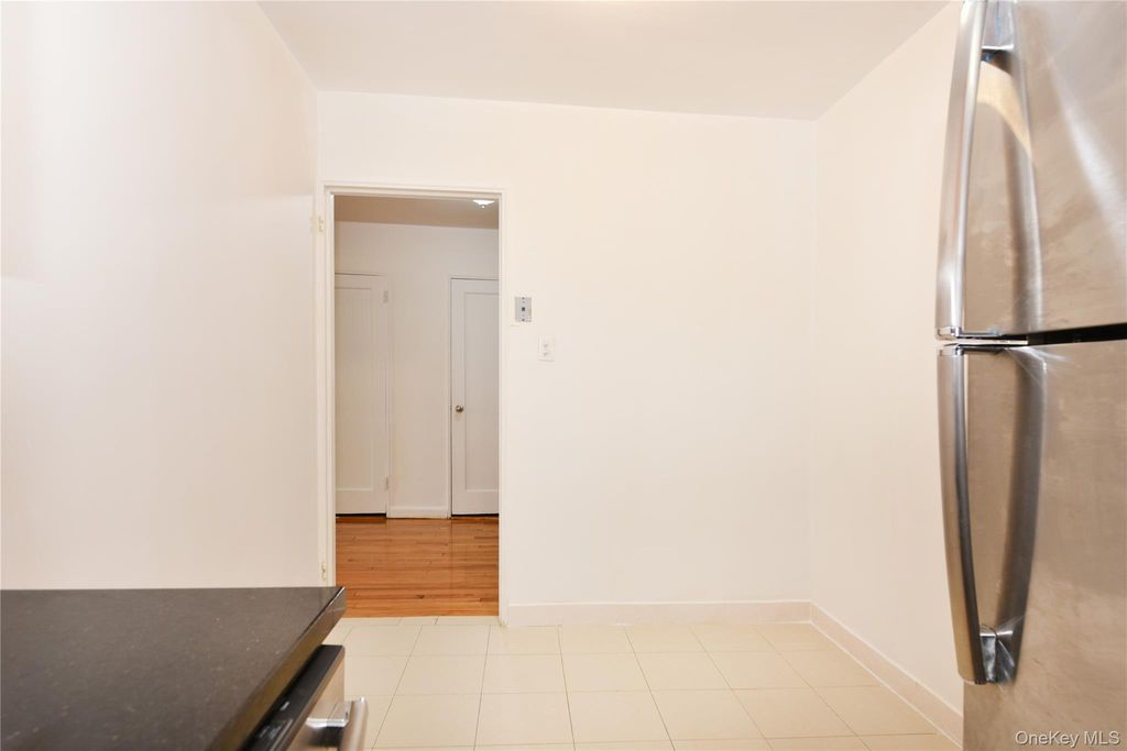 139-09 84 Drive 307, Briarwood, NY 11435 — photo 5