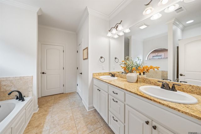 10753 Fenway Ln, Denham Springs, LA 70706