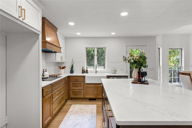 214 El Contento Drive, Bentonville, AR 72712