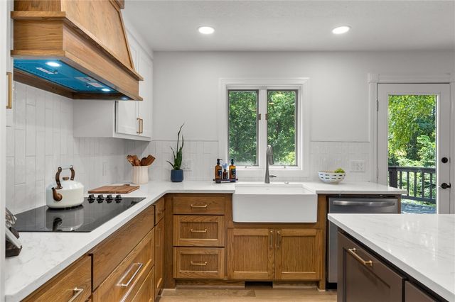 214 El Contento Drive, Bentonville, AR 72712