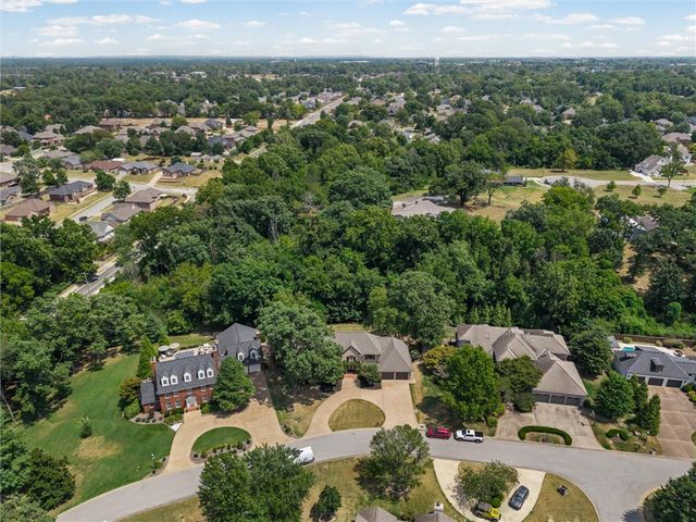 214 El Contento Drive, Bentonville, AR 72712