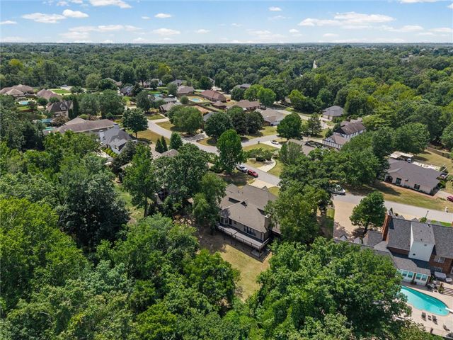 214 El Contento Drive, Bentonville, AR 72712