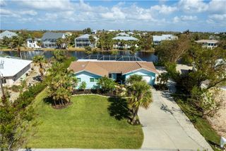 566 Boulder DR, Sanibel, FL 33957