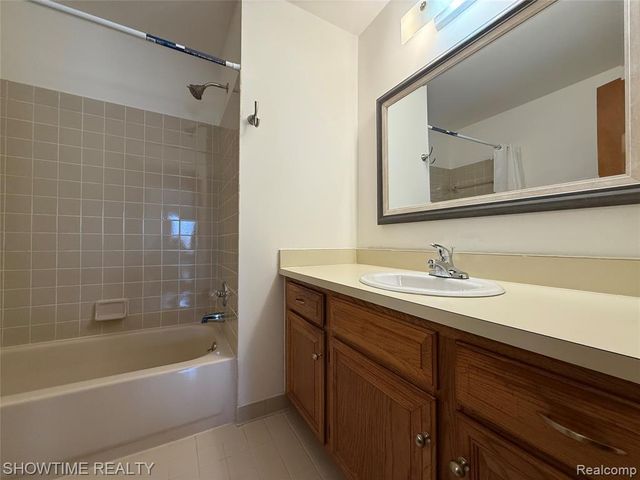 15356 Ashley Court, Macomb, MI 48044