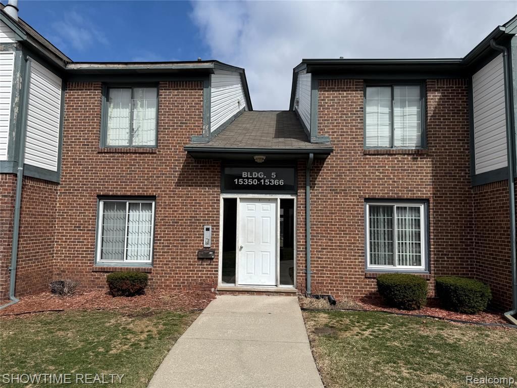 15356 Ashley Court, Macomb, MI 48044