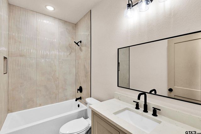 15653 County Road 436, Lindale, TX 75771