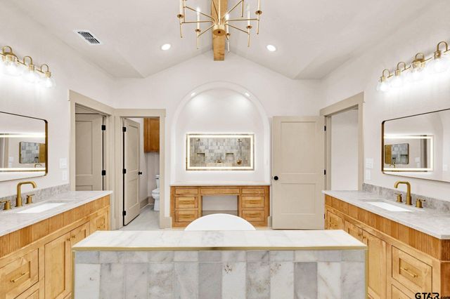 15653 County Road 436, Lindale, TX 75771