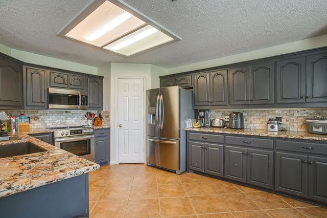 1050 Hampel Road, Palmer, TX 75152