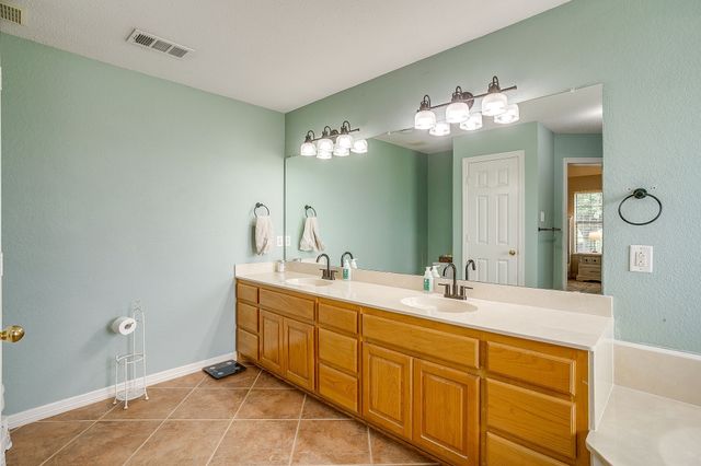 1050 Hampel Road, Palmer, TX 75152