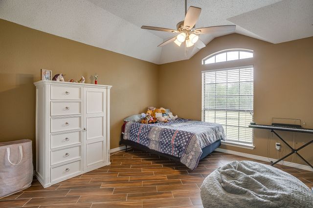 1050 Hampel Road, Palmer, TX 75152