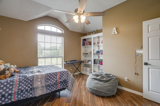 1050 Hampel Road, Palmer, TX 75152