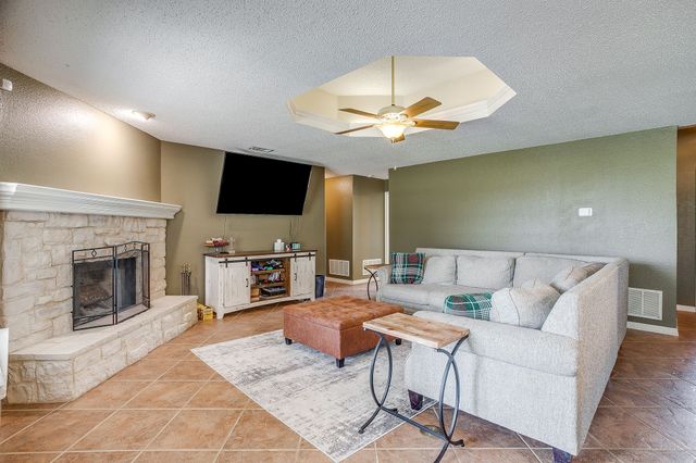 1050 Hampel Road, Palmer, TX 75152