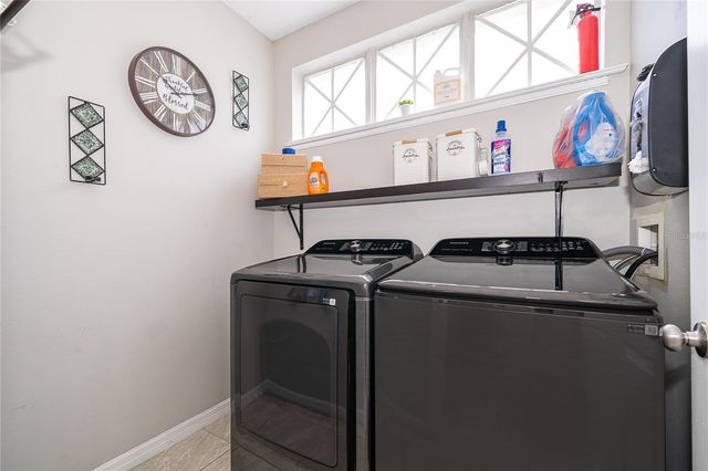 14697 HUNTCLIFF PARK WAY, Orlando, FL 32824