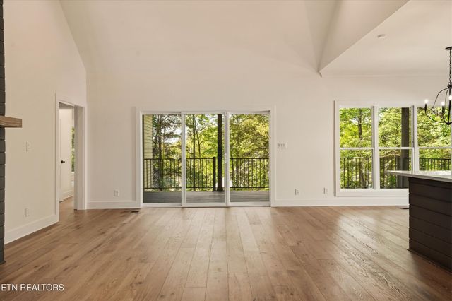 208 Mialaquo Circle, Loudon, TN 37774