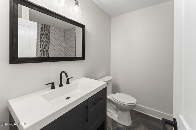 208 Mialaquo Circle, Loudon, TN 37774