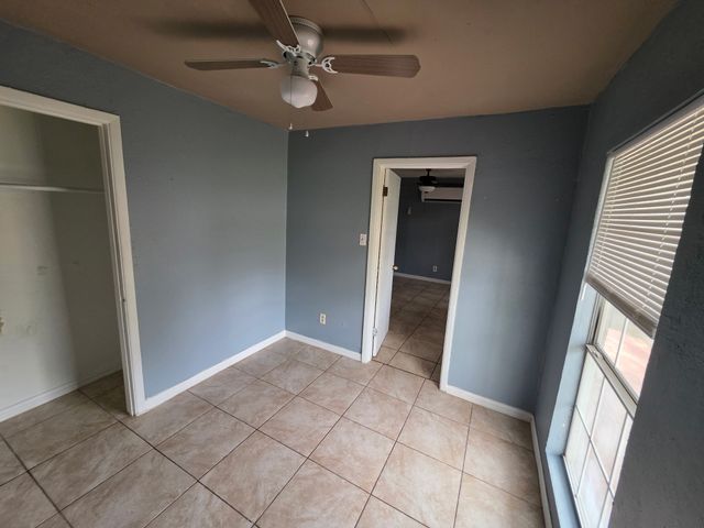 2204 Salisbury Avenue, Fort Worth, TX 76106