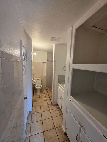 2204 Salisbury Avenue, Fort Worth, TX 76106