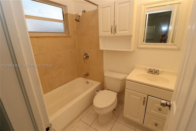 1341 NE 5th Ter 3, Fort Lauderdale, FL 33304