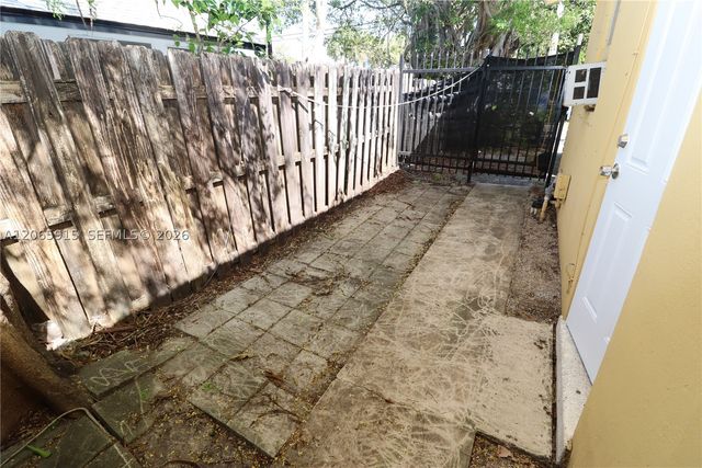 1341 NE 5th Ter 3, Fort Lauderdale, FL 33304
