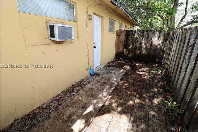 1341 NE 5th Ter 3, Fort Lauderdale, FL 33304