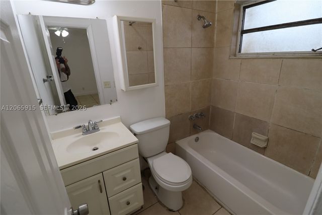 1341 NE 5th Ter 3, Fort Lauderdale, FL 33304