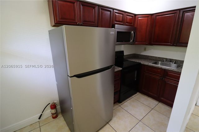 1341 NE 5th Ter 3, Fort Lauderdale, FL 33304