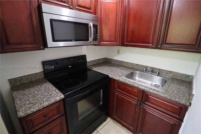 1341 NE 5th Ter 3, Fort Lauderdale, FL 33304