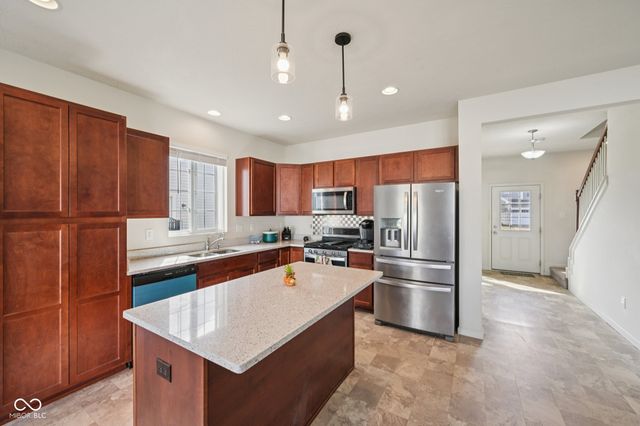 6660 Harvest Moon Lane, Whitestown, IN 46075