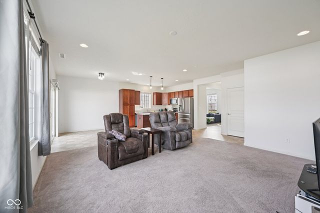 6660 Harvest Moon Lane, Whitestown, IN 46075