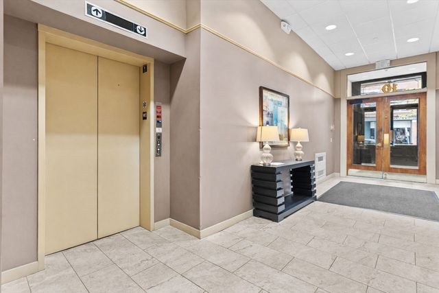 10 Kearney Sq 209, Lowell, MA 01852