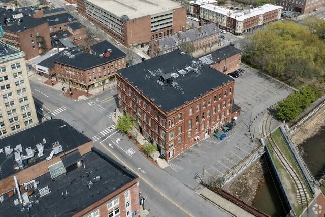 10 Kearney Sq 209, Lowell, MA 01852