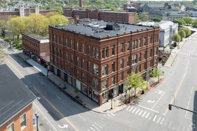 10 Kearney Sq 209, Lowell, MA 01852