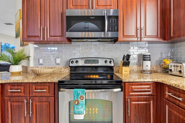 256 CORK WAY, Davenport, FL 33897