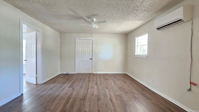3506 W HOUSTON ST, San Antonio, TX 78207