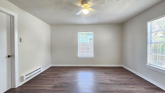 3506 W HOUSTON ST, San Antonio, TX 78207