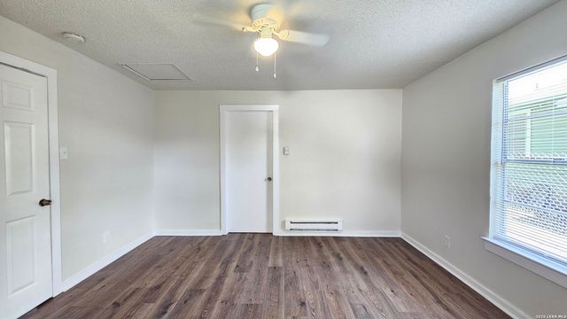 3506 W HOUSTON ST, San Antonio, TX 78207