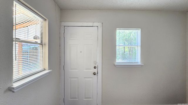3506 W HOUSTON ST, San Antonio, TX 78207