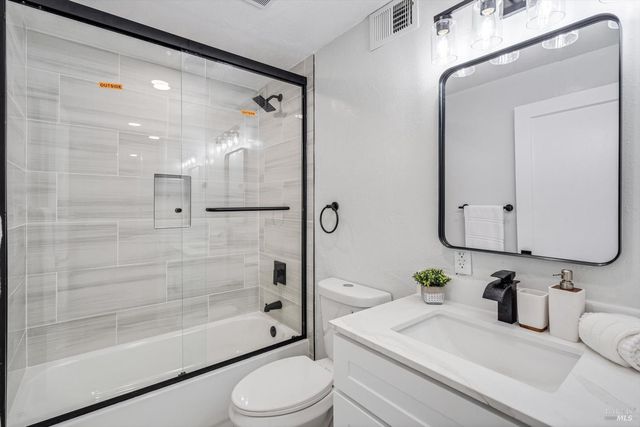 402 Tregaskis Ave, Vallejo, CA 94591