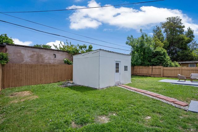 402 Tregaskis Ave, Vallejo, CA 94591