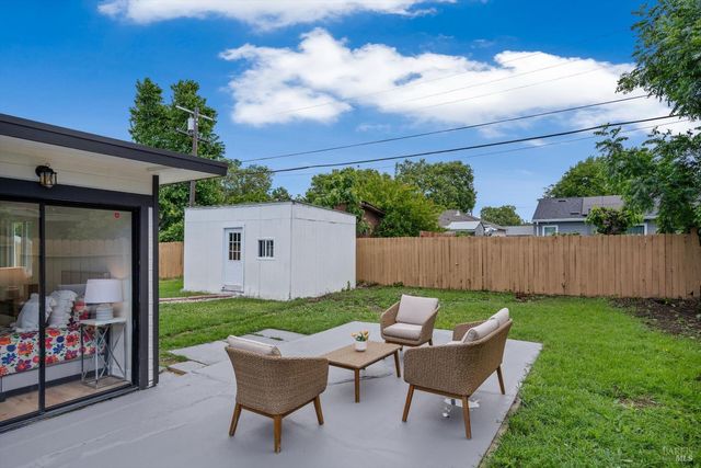 402 Tregaskis Ave, Vallejo, CA 94591