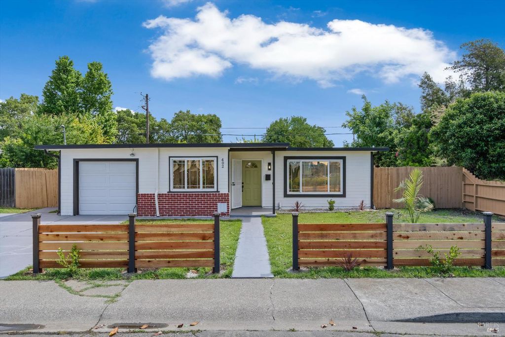 402 Tregaskis Ave, Vallejo, CA 94591