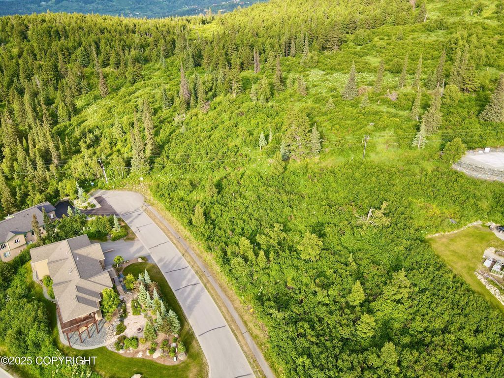 6550 Prominence Pointe Drive, Anchorage, AK 99516
