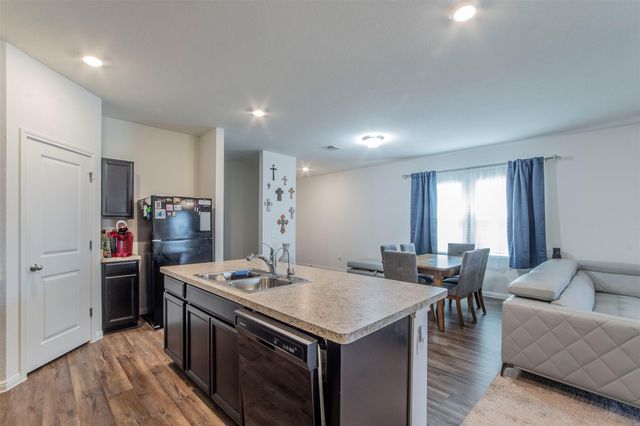 298 Shiro DR, Kyle, TX 78640
