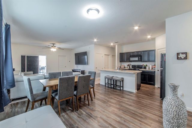 298 Shiro DR, Kyle, TX 78640