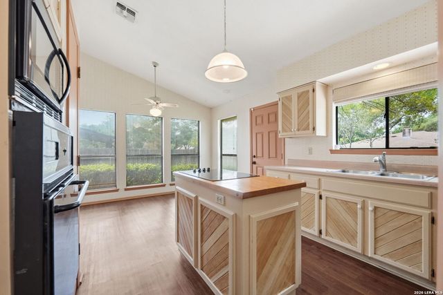 6310 Spindrift, Windcrest, TX 78239