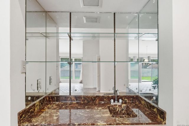 6310 Spindrift, Windcrest, TX 78239