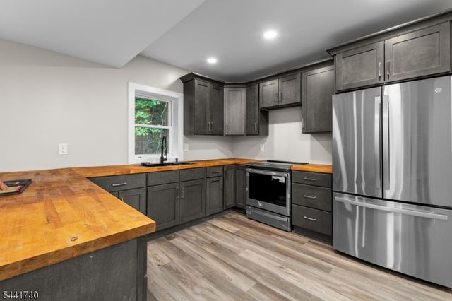 557 Burnt Meadow Rd, West Milford Twp., NJ 07421