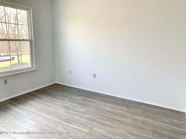 14 Delikat Lane, Sayreville, NJ 08872