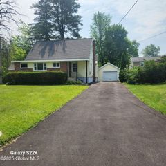 27 Emery Avenue, Colonie, NY 12205
