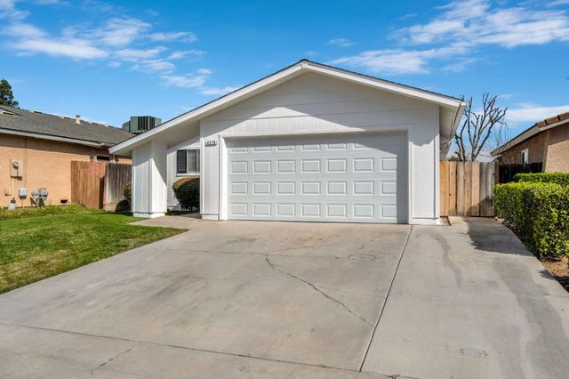 4376 W Cardiff Avenue, Fresno, CA 93722